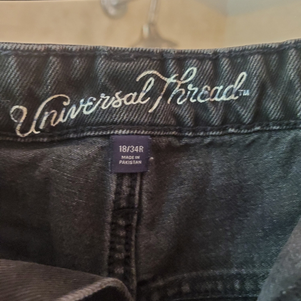 Universal Thread Black Distressed Jean Shorts 18/34 - Picture 3 of 5
